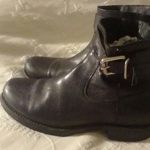 Women's FRYE 19221 Black LEATHER rear Zip Ankle BOOTS SIZE 9 MOTORCYCLE nice!